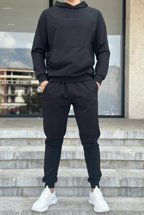 KOSTUM NJËNGJYRËSH HOODIE+TUTA PËR MESHKUJ NË NGJYRË TË ZEZË 