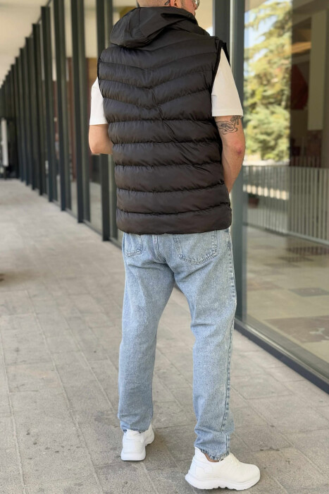 JELEK ME KAPUC DHE XHEPA ME ZINXHIR PËR MESHKUJ NË NGJYRËN E ZEZË - 13