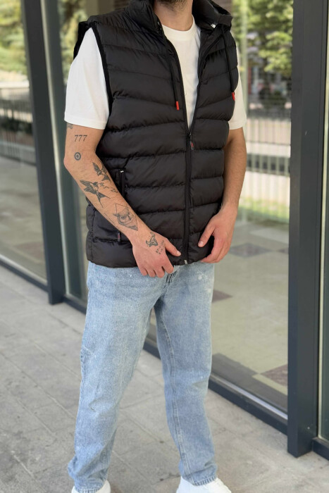 JELEK ME KAPUC DHE XHEPA ME ZINXHIR PËR MESHKUJ NË NGJYRËN E ZEZË - 15