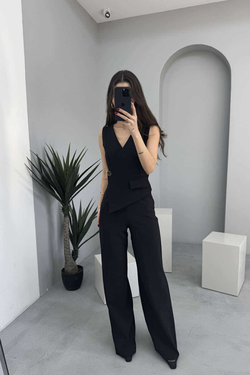 JUMPSUIT NJË NGJYRËSH I THJESHTË PËR FEMRA NË NGJYRËN E ZEZË - 3