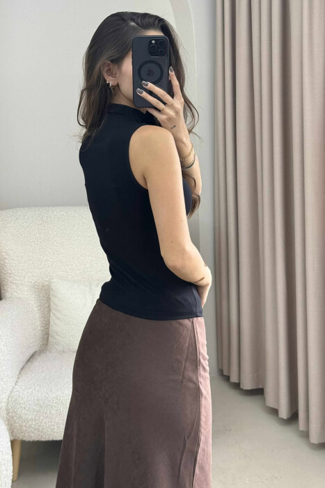 KANATIERE NJË NGJYRËSHE ME JAKË GOLF PËR FEMRA NË NGJYRË TË ZEZË - 2