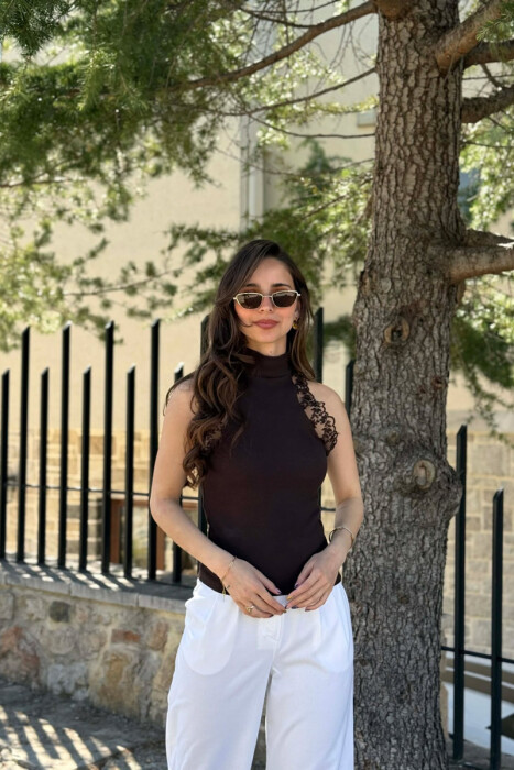 KANATJERE ME DETAJE DANTELLE PER FEMRA NE NGJYRE KAFE - 5