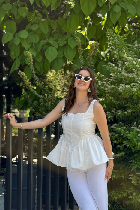 KANATJERE NJË NGJYRËSHE PËR FEMRA NË NGJYRËN E BARDHË - 3