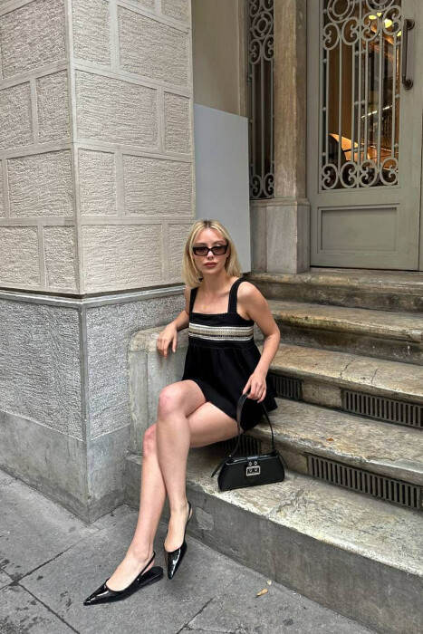 KANATJERE PËR FEMRA NË NGJYRËN E ZEZË - 2