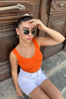 KANATJERE PËR FEMRA NË NGJYRËN PORTOKALLI - 2