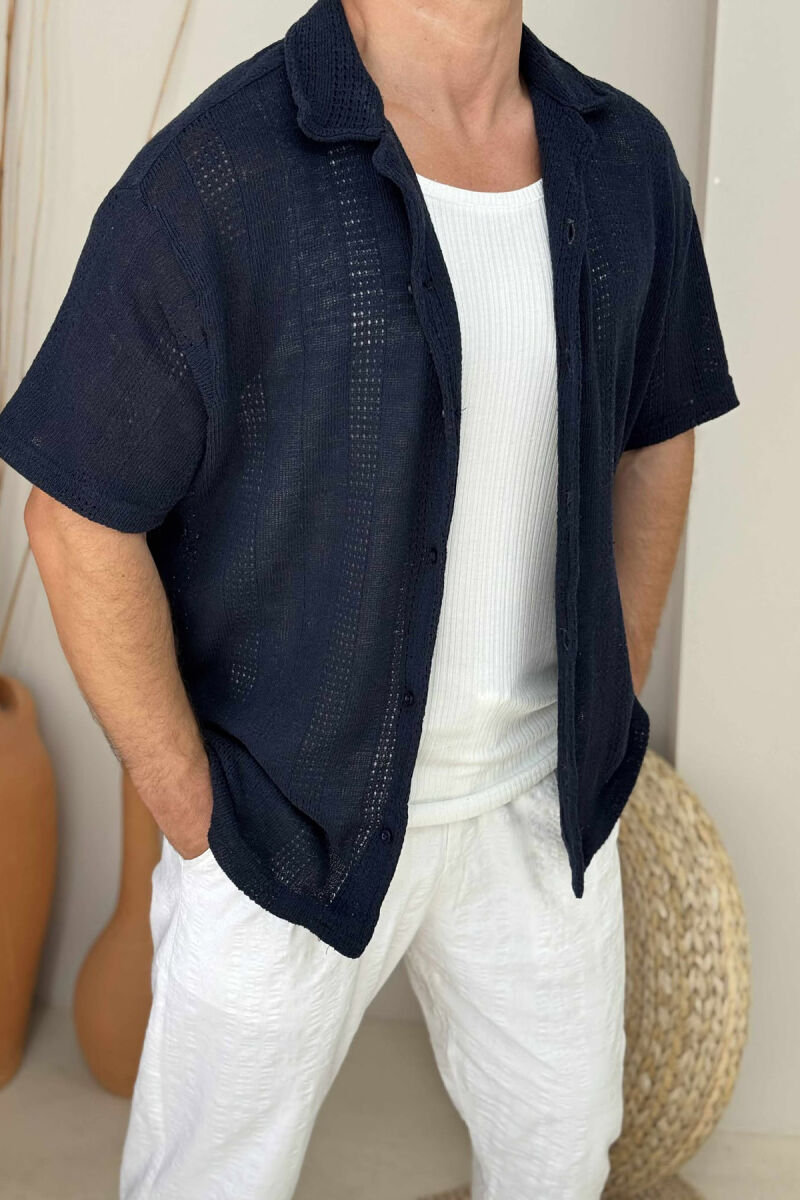 KËMISHË E THJESHTË ME MËNGË TË SHKURTRA PËR MESHKUJ NË NGJYRËN BLU E ERRËT - 3