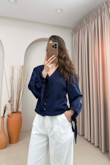 KEMISHE ME BUTONA GOLD PER FEMRA NE NGJYRE BLU TE ERRET - 3