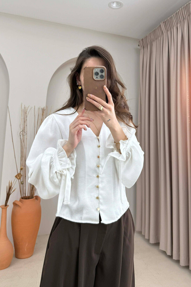 KEMISHE ME BUTONA GOLD PER FEMRA NE NGJYRE TE BARDHE - 3