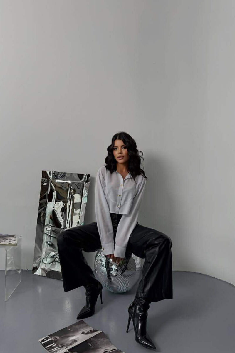 KEMISHE NJE NGJYRESHE ME BUTONA GOLD PER FEMRA NE NGJYRE TE BARDHE - 4