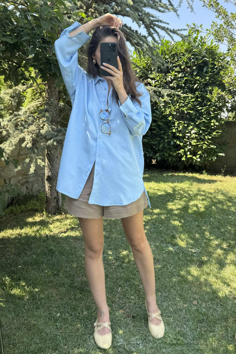 KËMISHË NJË NGJYRËSHE E THJESHTË PËR FEMRA NË NGJYRËN BABY BLUE - 2