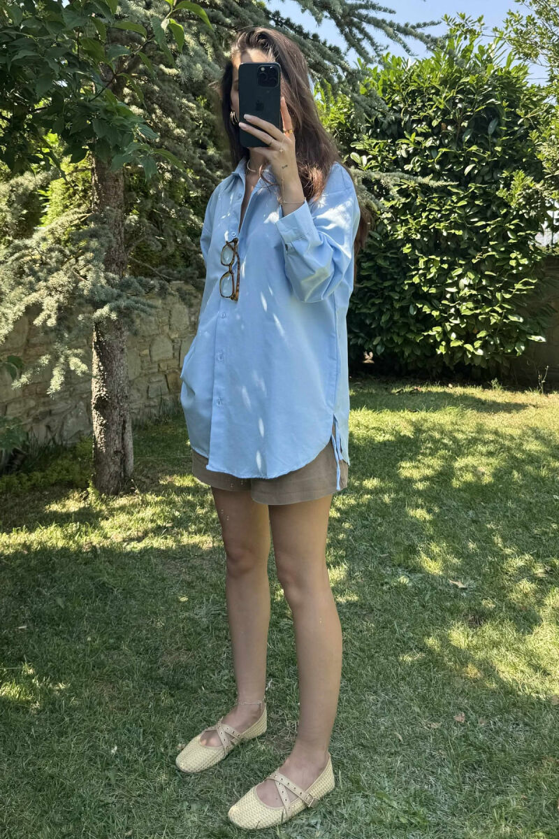 KËMISHË NJË NGJYRËSHE E THJESHTË PËR FEMRA NË NGJYRËN BABY BLUE - 3