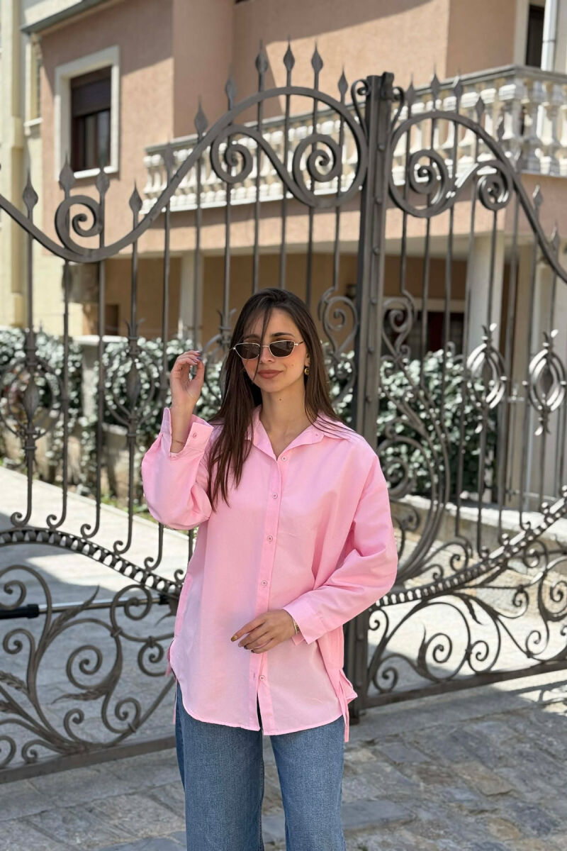 KËMISHË NJË NGJYRËSHE E THJESHTË PËR FEMRA NË NGJYRËN BABY PINK - 2