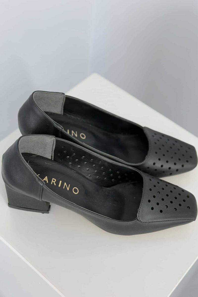 KËPUCE NJË NGJYRËSHE ME GJYSMË TAKË NË NGJYRË E ZEZË - 3