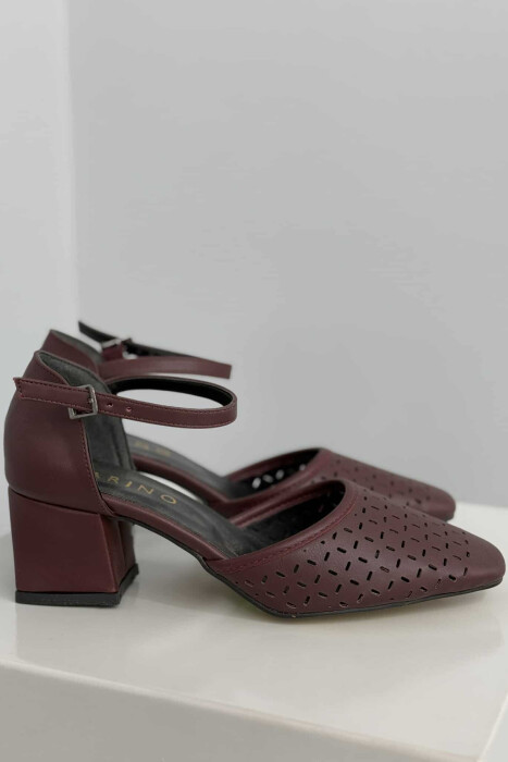 KËPUCE NJË NGJYRËSHE ME GJYSMË TAKË NË NGJYRË VISHNJË - 6