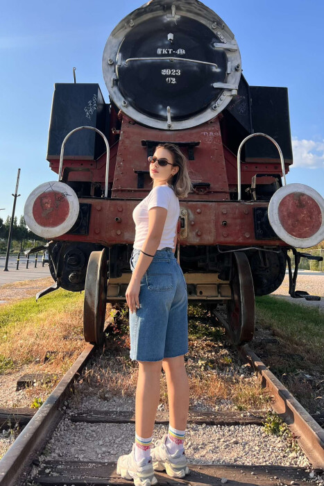 KNEE LENGTH SCRATCHES WOMEN SHORTS BLUE/BLU - 4