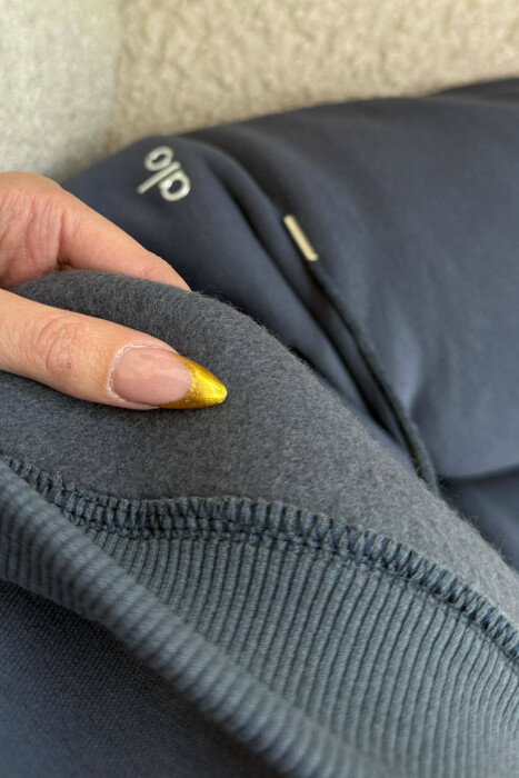 KOSTUM ALO ME PUSH BLUZË E SHKURTËR+TUTA PËR FEMRA NË NGJYRË GRI TE ERRET - 4