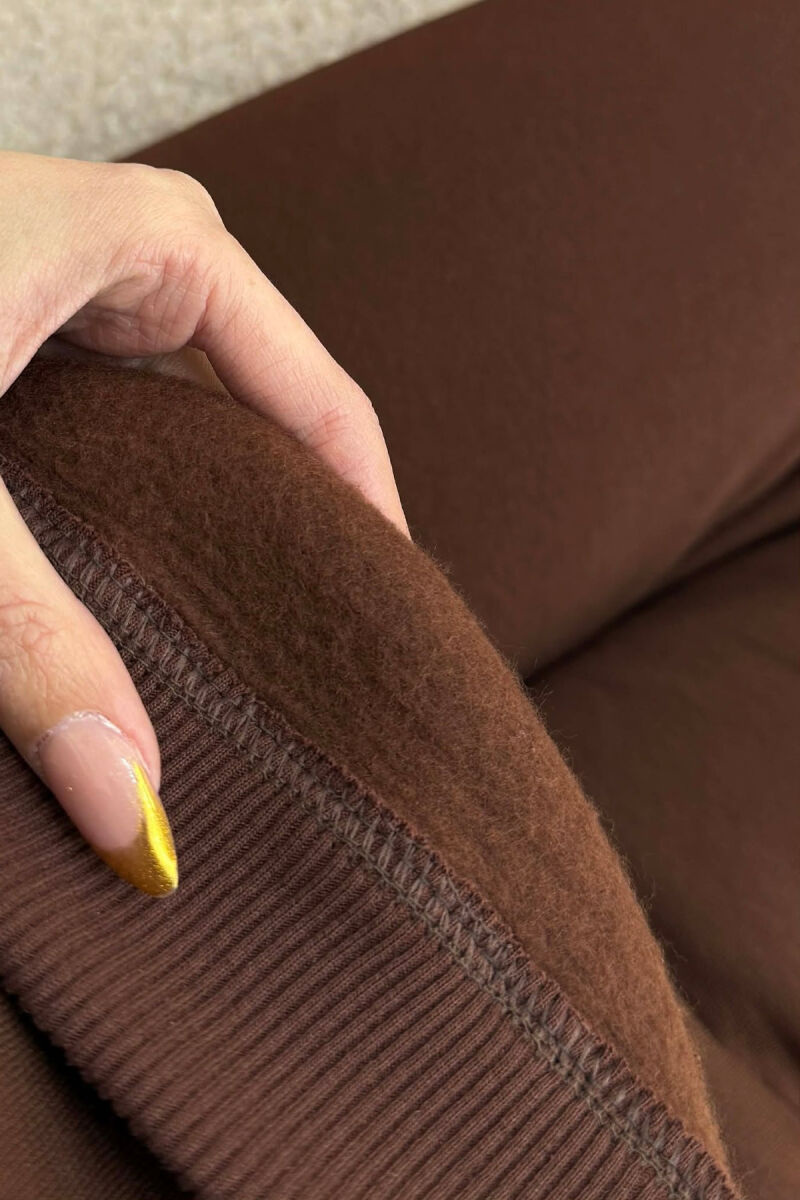 KOSTUM ALO ME PUSH BLUZË E SHKURTËR+TUTA PËR FEMRA NË NGJYRË KAFE - 5