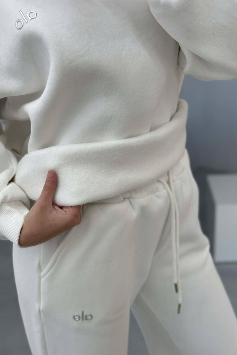 KOSTUM ALO ME PUSH BLUZË+TUTA PËR FEMRA NË NGJYRË TË BARDHË - 2