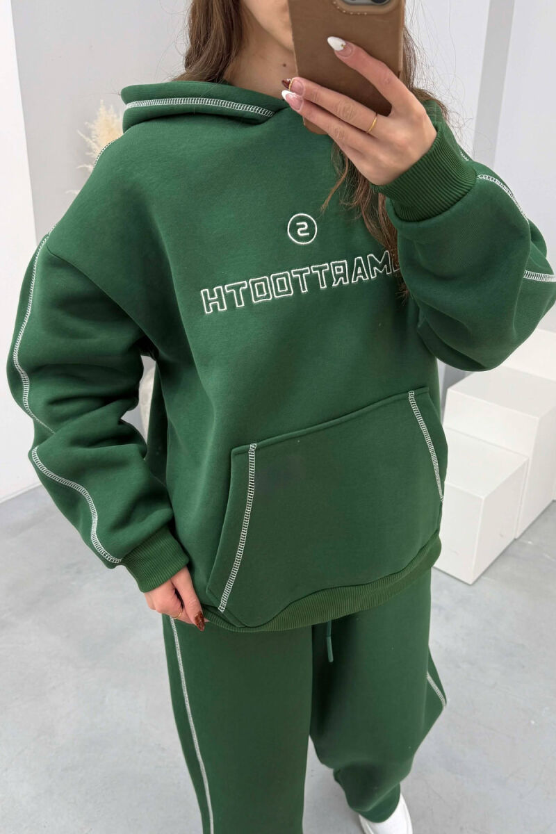 KOSTUM HOODIE ME SHKRIM NË PJESËN PARA+TUTA PËR FEMRA NË NGJYRË JESHILE - 4