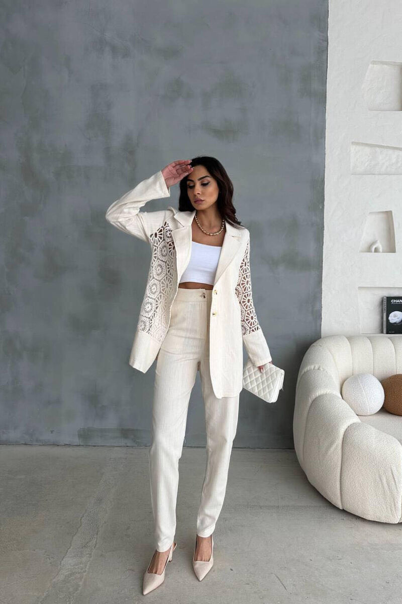 KOSTUM LINO ME DETAJE PËR FEMRA NË NGJYRËN KREM - 1