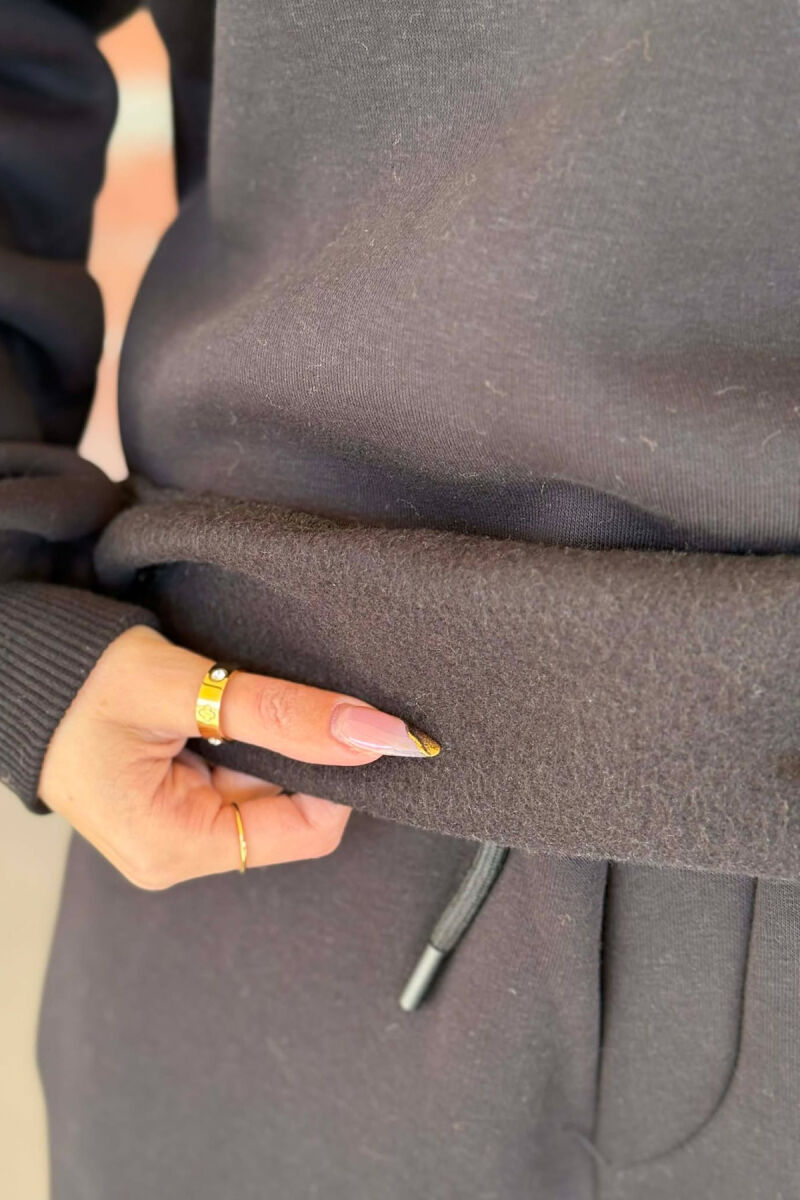 KOSTUM ME PUSH BLUZE ME JAKE TE RRUMBULLAKET + TUTA PER FEMRA NE NGJYRE TE ZEZE - 7