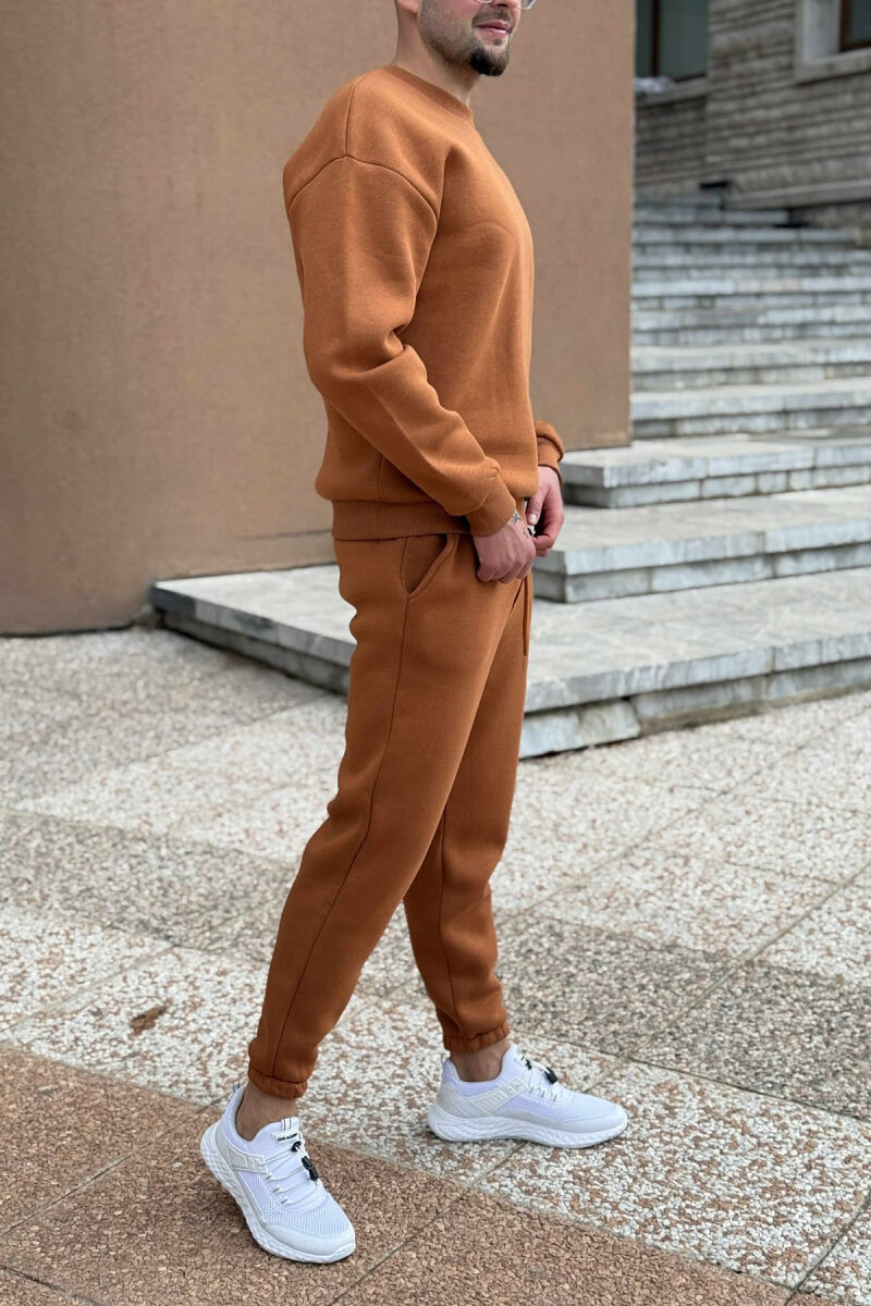 KOSTUM ME PUSH BLUZË ME JAKË TË RRUMBULLAKËT+TUTA PËR MESHKUJ NË NGJYRË TULLE - 4