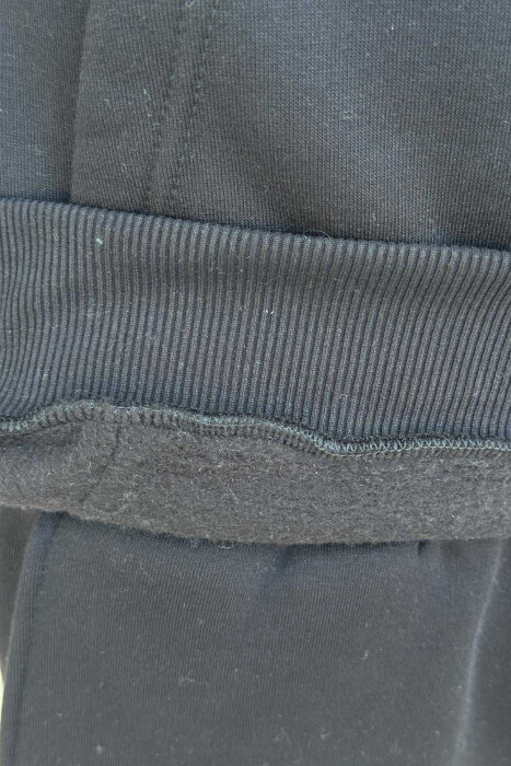 KOSTUM ME PUSH HOODIE +TUTA ME SHKRIME TË VOGLA PËR MESHKUJ NË NGJYRË TË ZEZË - 5