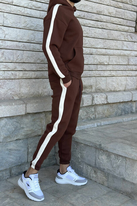 KOSTUM ME PUSH HOODIE +TUTA ME SHKRIME TË VOGLA PËR MESHKUJ NË NGJYRËN KAFE - 5