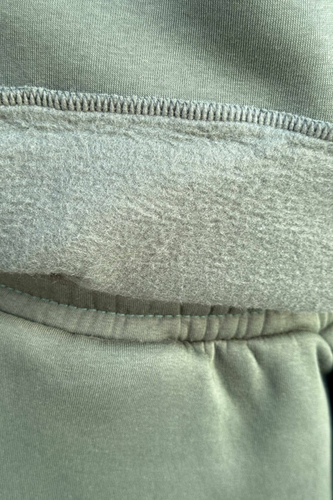 KOSTUM NJË NGJYRËSH BLUZË+TUTA PËR MESHKUJ NË NGJYRË JESHILE - 3