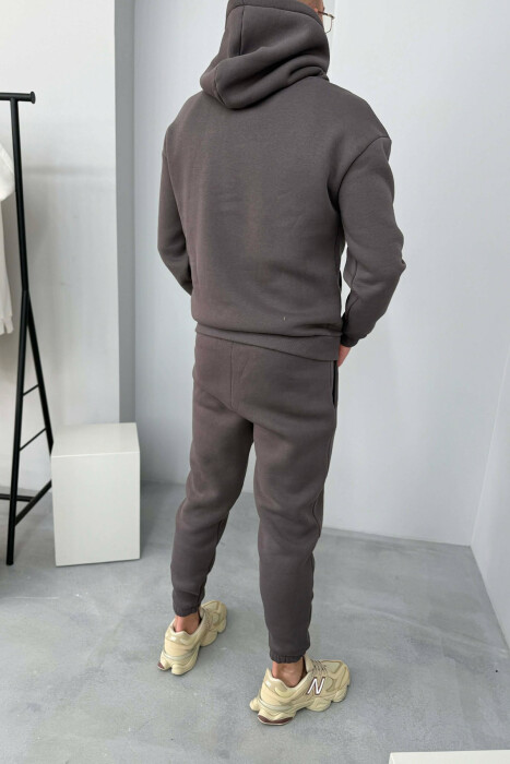 KOSTUM NJE NGJYRESH HOODIE ME SHKRIME + TUTA PER MESHKUJ NE NGJYRE GRI TE ERRET - 3