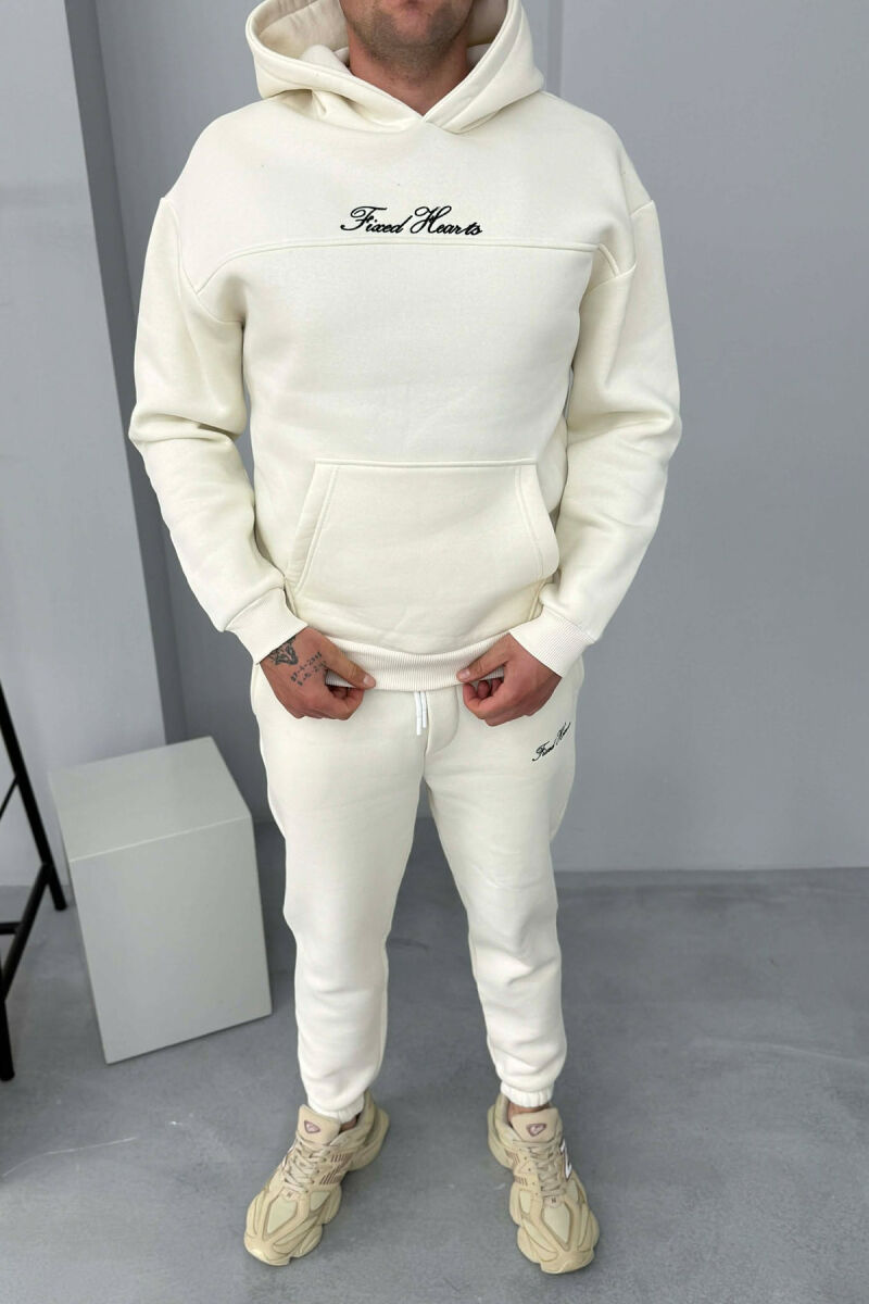 KOSTUM NJE NGJYRESH HOODIE ME SHKRIME + TUTA PER MESHKUJ NE NGJYRE TE BARDHE - 5