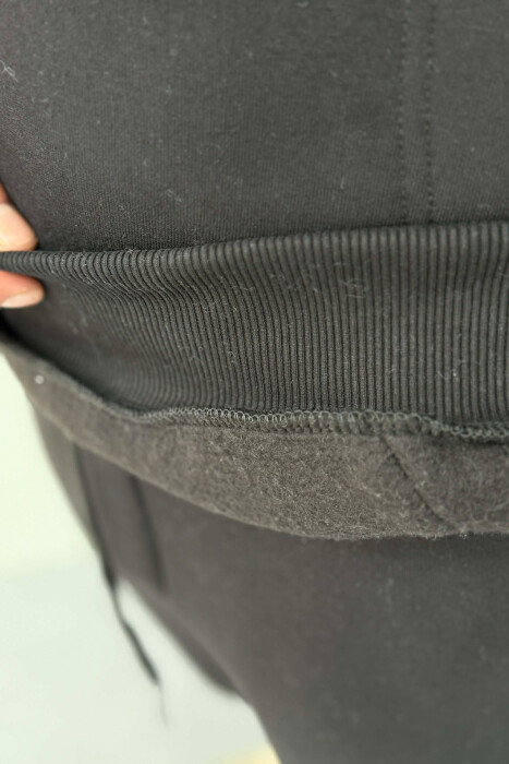 KOSTUM NJE NGJYRESH HOODIE ME SHKRIME + TUTA PER MESHKUJ NE NGJYRE TE ZEZE - 3