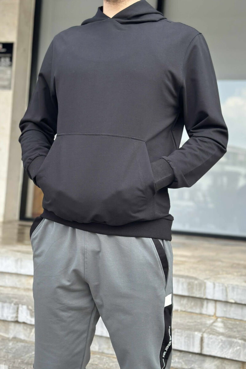 KOSTUM NJËNGJYRËSH HOODIE+TUTA PËR MESHKUJ NË NGJYRË TË ZEZË + GRI - 3