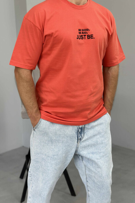 T-SHIRT I THJESHTË ME SHKRIME PËR MESHKUJ NË NGJYRËN PORTOKALLI 