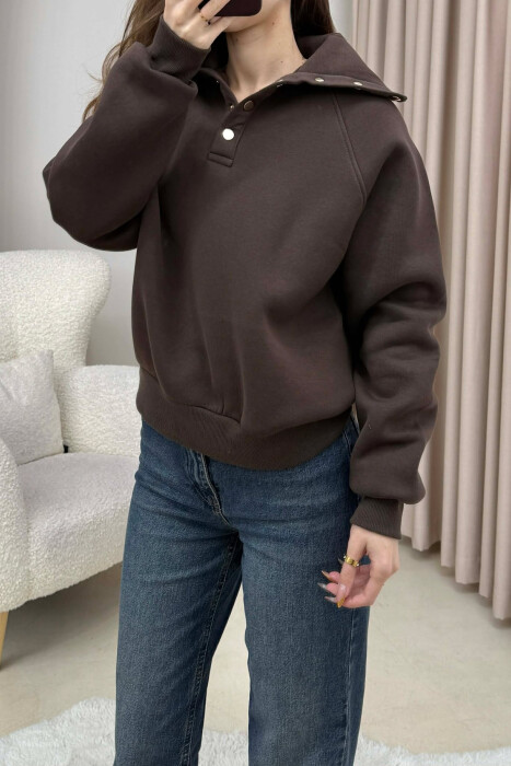ONE COLOR BUTTONED FLUFFY WOMEN SWEATSHIRT BROWN/KAFE - 3