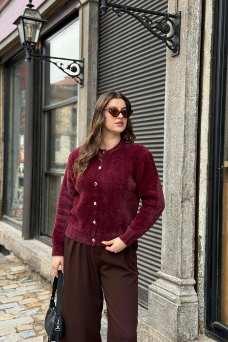 PULOVER NJE NGJYRESHE ME BUTONA PER FEMRA NE NGJYRE VISHNJE - KLAUDIO FASHION