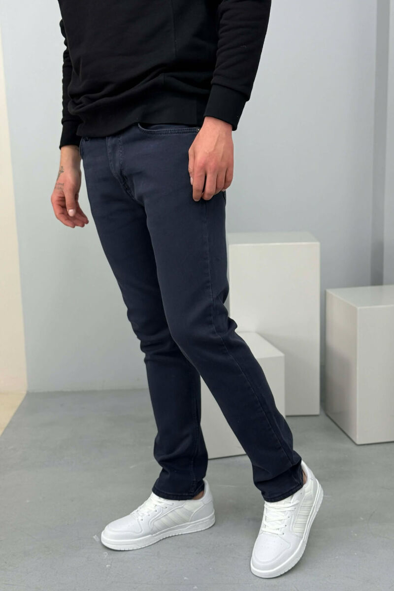 ONE COLOR ELASTIC REGULAR MEN JEANS DARK BLUE/BEE - 3