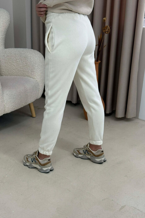ONE COLOR FLUFFY SIMPLE WOMEN SWEATPANTS CREAM/KREM - 4