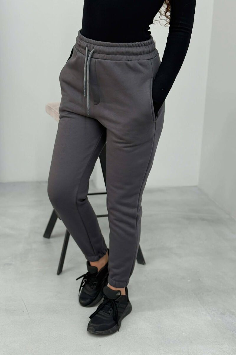ONE COLOR FLUFFY SIMPLE WOMEN SWEATPANTS DARK GREY/GEE - 3
