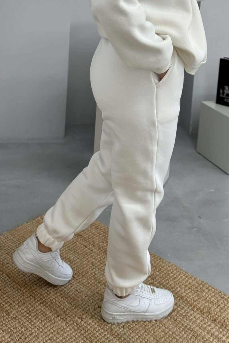 ONE COLOR FLUFFY WOMEN JOGGERS WHITE-E BARDHE - 4