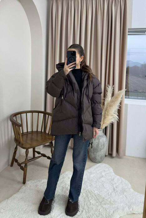 ONE COLOR HOODED LACE DETAIL PUFFER WOMAN JACKET DARK BROWN/KAE 