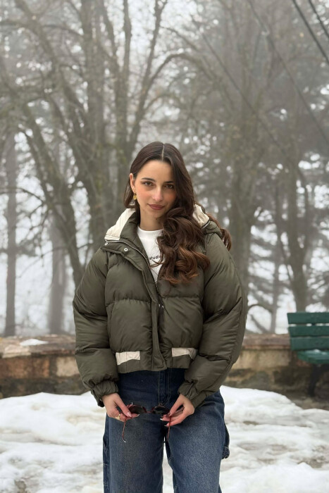 ONE COLOR HOODED ZIPPER CROPPED WOMAN PUFFER JACKET GREEN/JESHILE - 1