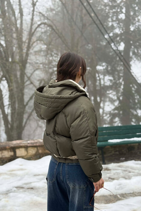 ONE COLOR HOODED ZIPPER CROPPED WOMAN PUFFER JACKET GREEN/JESHILE - 2