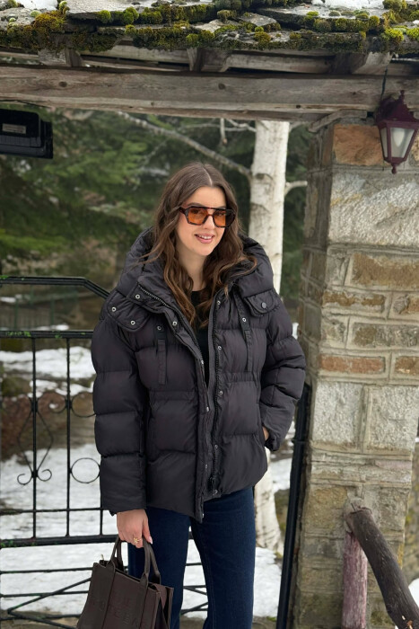 ONE COLOR HOODED ZIPPER WOMAN PUFFER JACKET BLACK/ E ZEZE - KLAUDIO FASHION