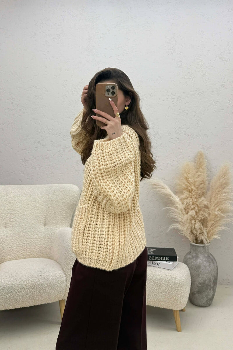 ONE COLOR KNITTED FRONT POCKETS WOMEN CARDIGAN CREAM/KREM - 4