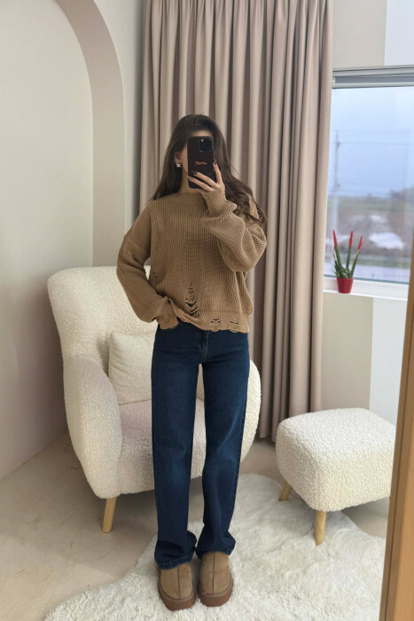 ONE COLOR KNITTED RIPPED DESIGN WOMEN SWEATER LIGHT BROWN/KAZB 