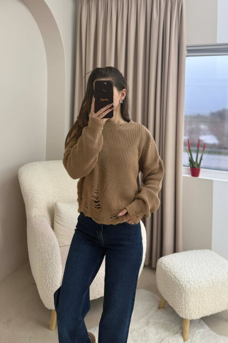 ONE COLOR KNITTED RIPPED DESIGN WOMEN SWEATER LIGHT BROWN/KAZB - 2