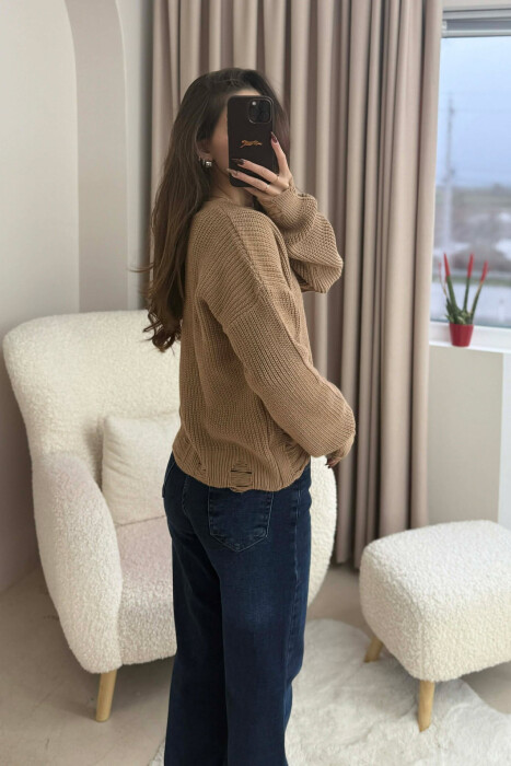 ONE COLOR KNITTED RIPPED DESIGN WOMEN SWEATER LIGHT BROWN/KAZB - 4