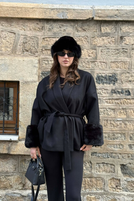 ONE COLOR LACING DETAIL FAUX FUR SLEEVE WOMEN COAT BLACK/ E ZEZE 