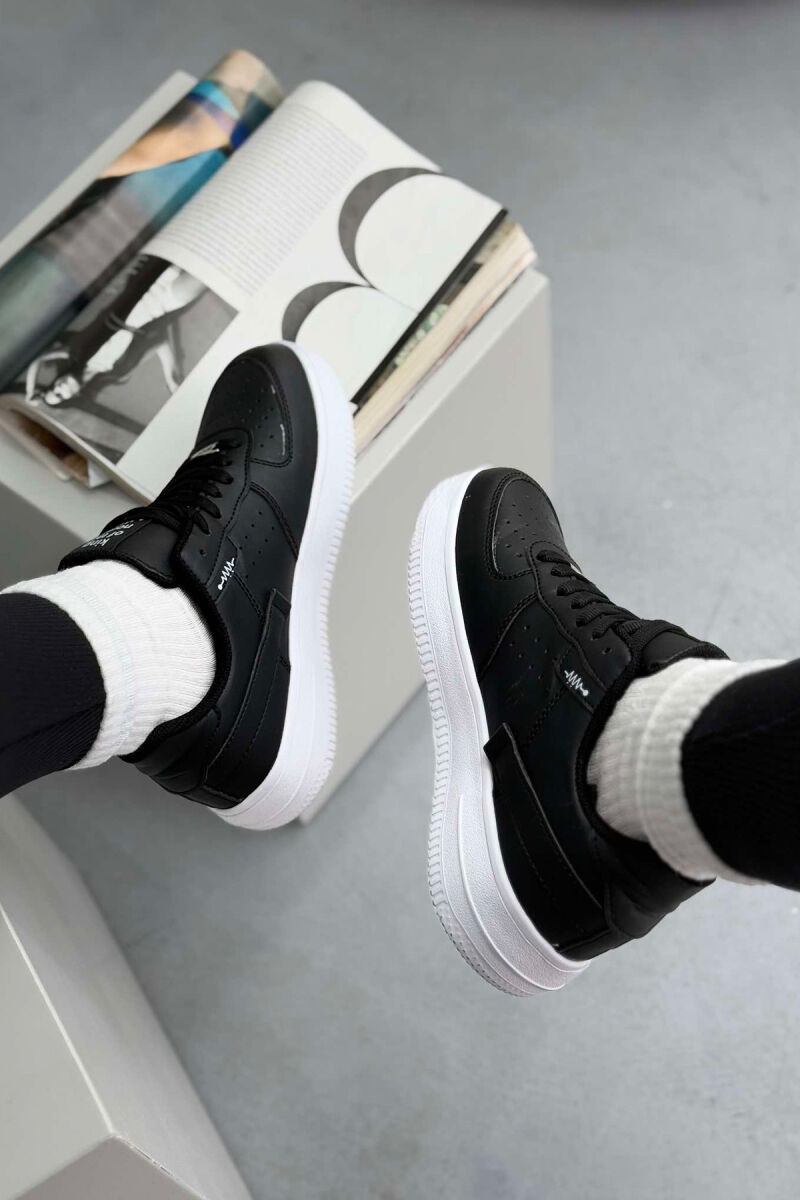 ONE COLOR LITTLE WRITTINGS WOMEN SNEAKERS BLACK-WHITE/ZEBA - 7